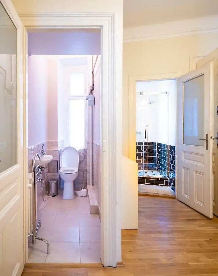 Lägenhet Luxurious Kafka Family Apt In Old Town Prag