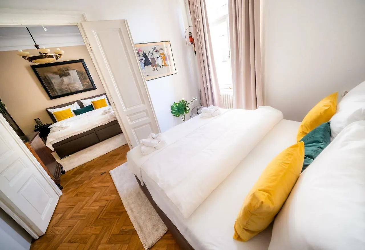 Appartamento Luxurious Kafka Family Apt In Old Town Praga Repubblica Ceca