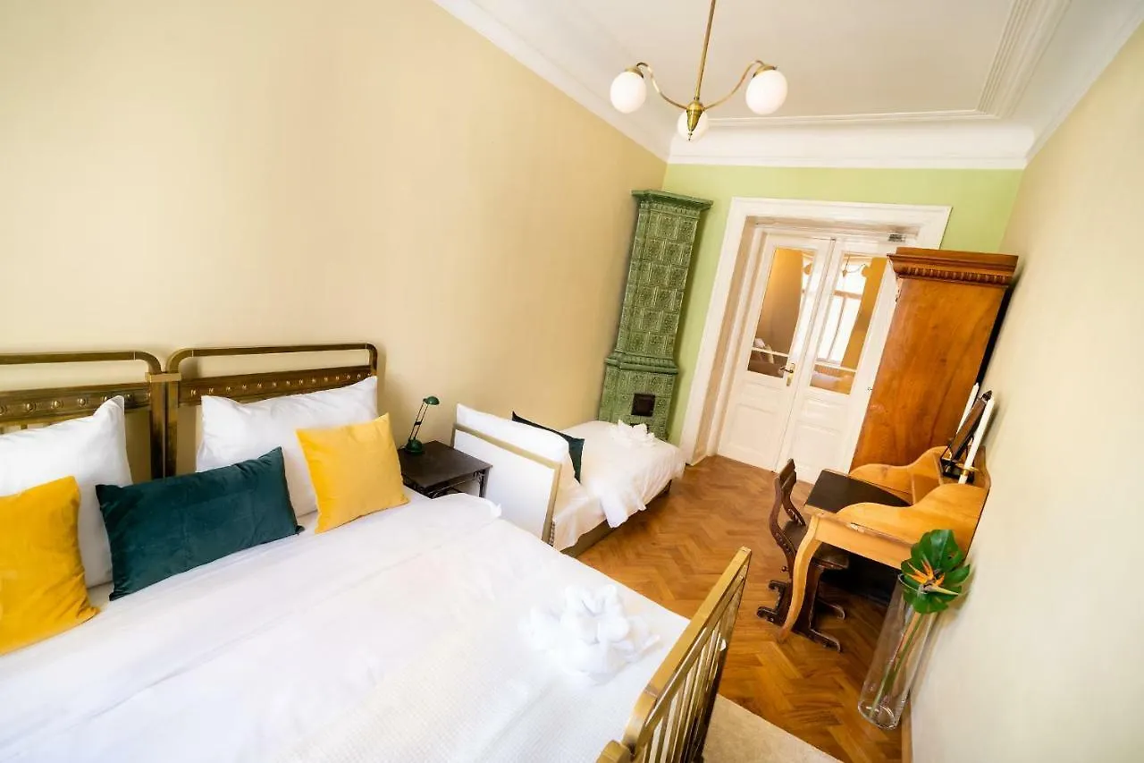 Lejlighed Luxurious Kafka Family Apt In Old Town Prag