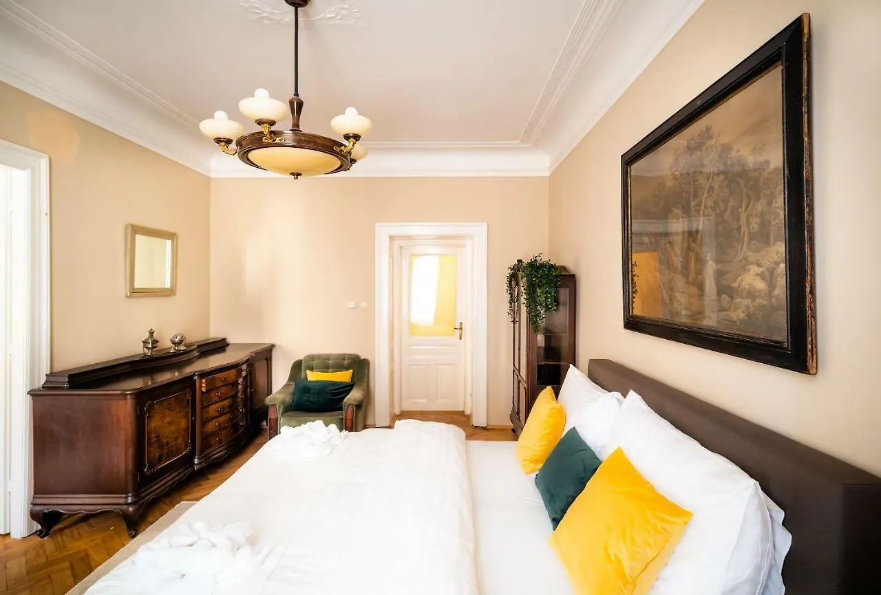 Luxurious Kafka Family Apt In Old Town Prag 0*,  Tjekkiet
